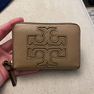 TAN Tory Burch mini wallet